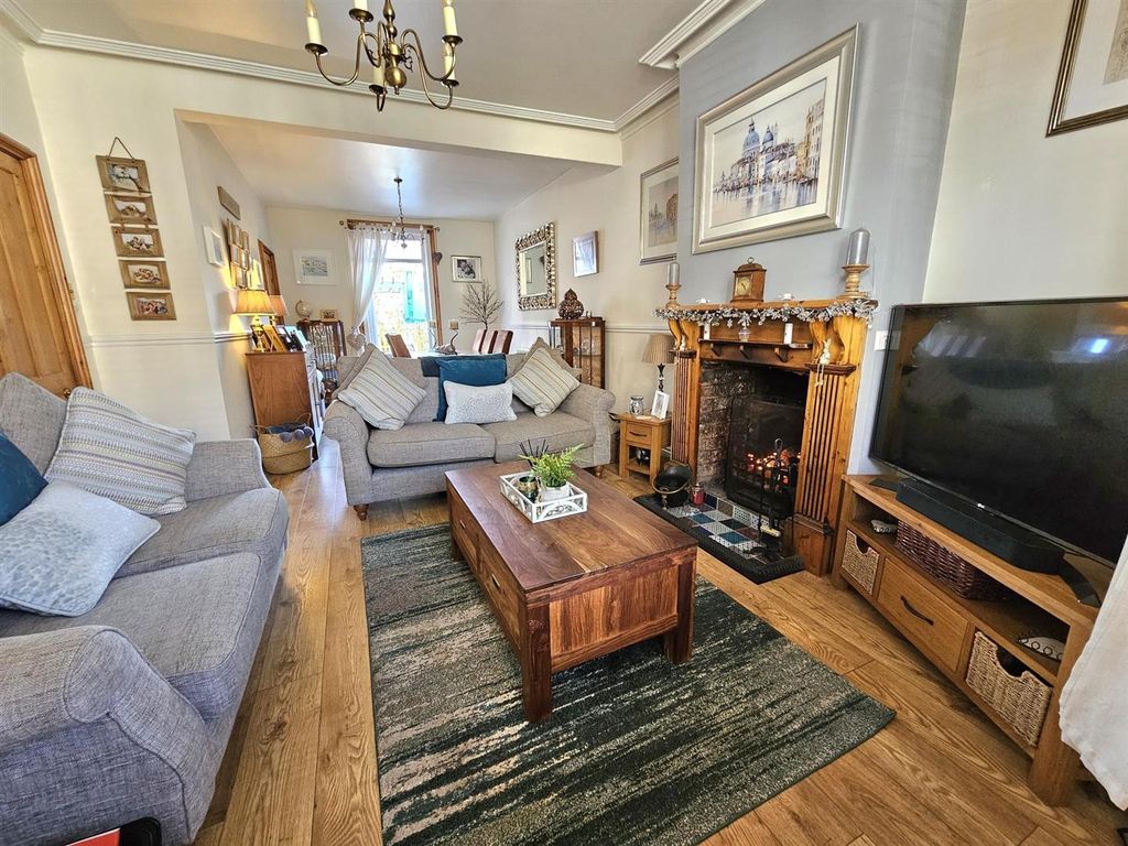 Property photo 3 of 16