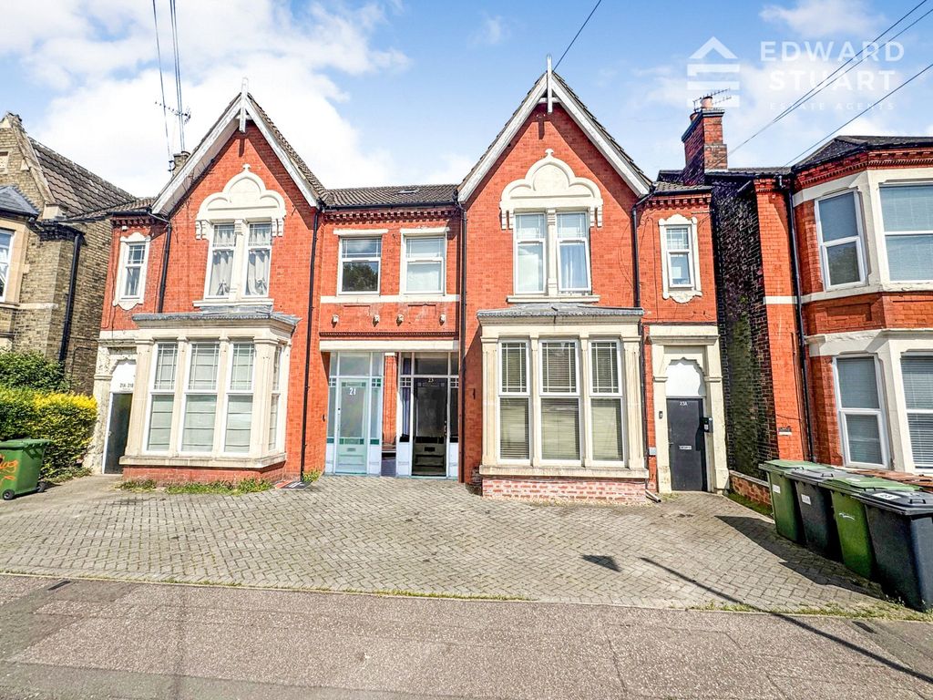 Property photo 1 of 15 Picture No. 12