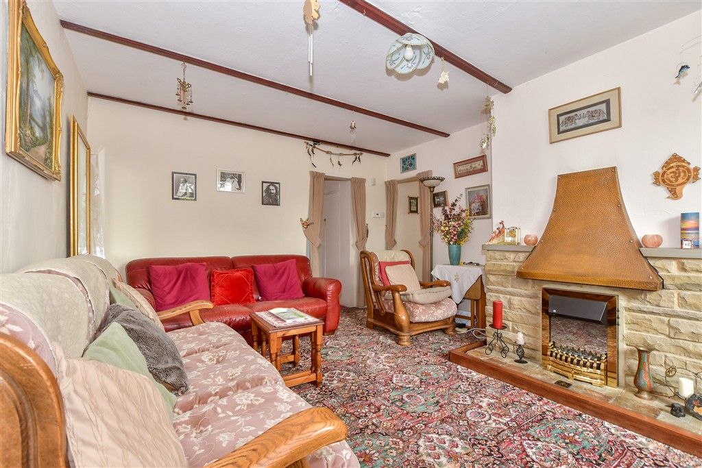 Property photo 1 of 15 Lounge