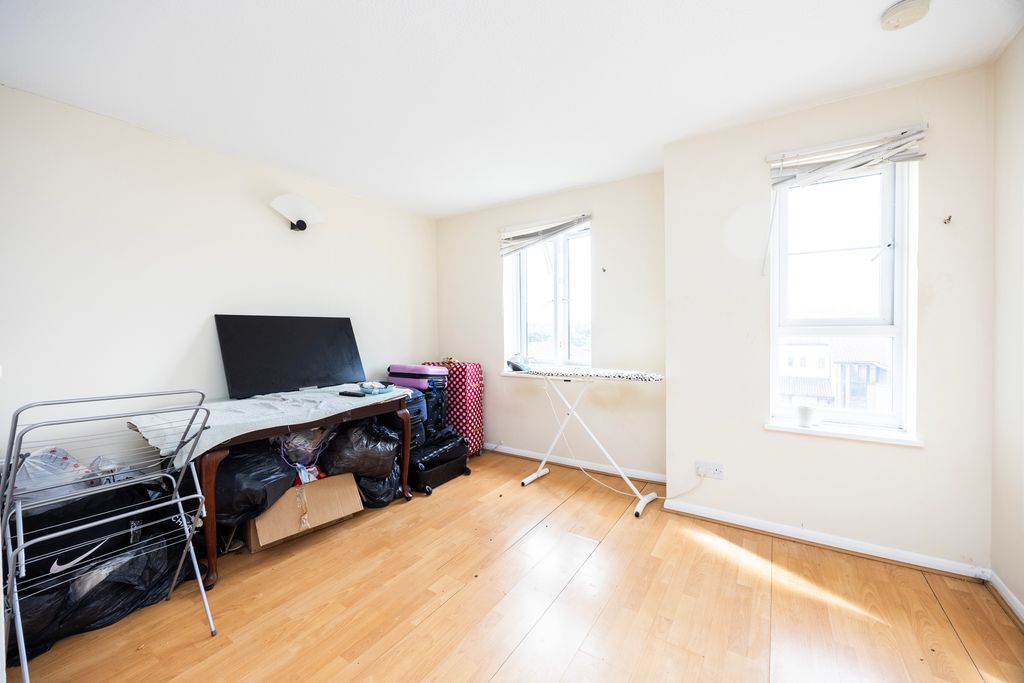 Property photo 3 of 11