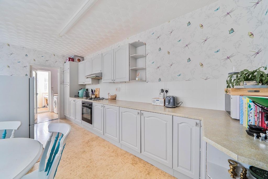 Property photo 3 of 16 1342458-14-68B1B4471Bc79.Jpg