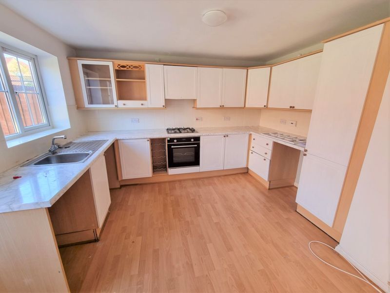 Property photo 3 of 19 Photo 4