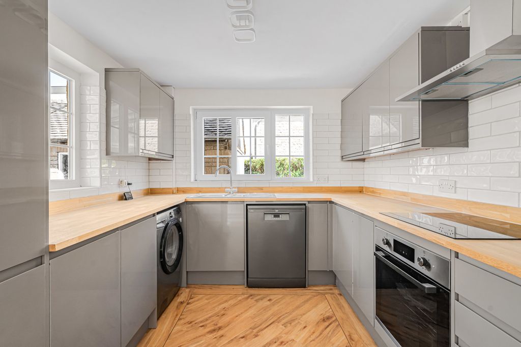 Property photo 3 of 18 8_88936