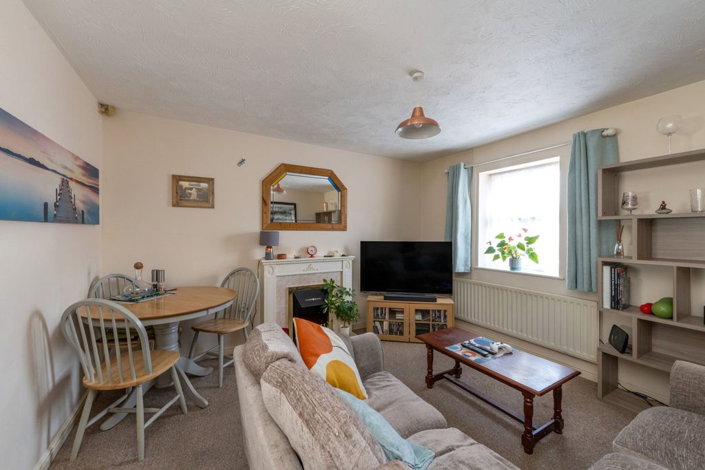 Property photo 3 of 13
