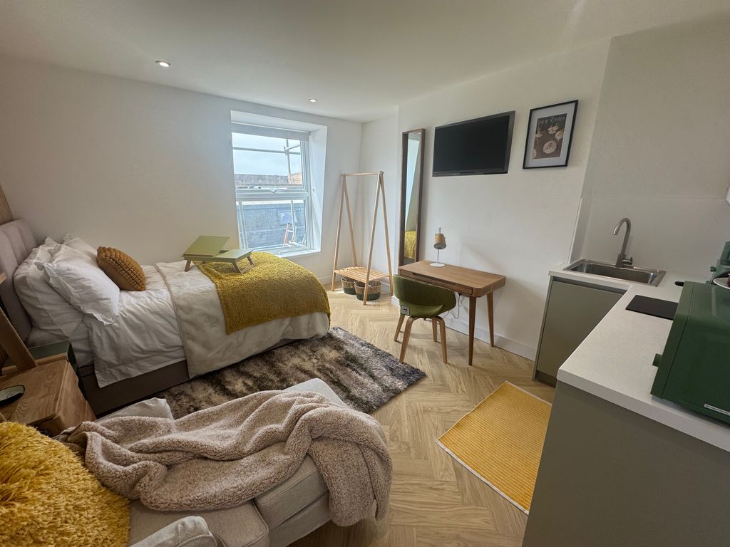 Property photo 1 of 3