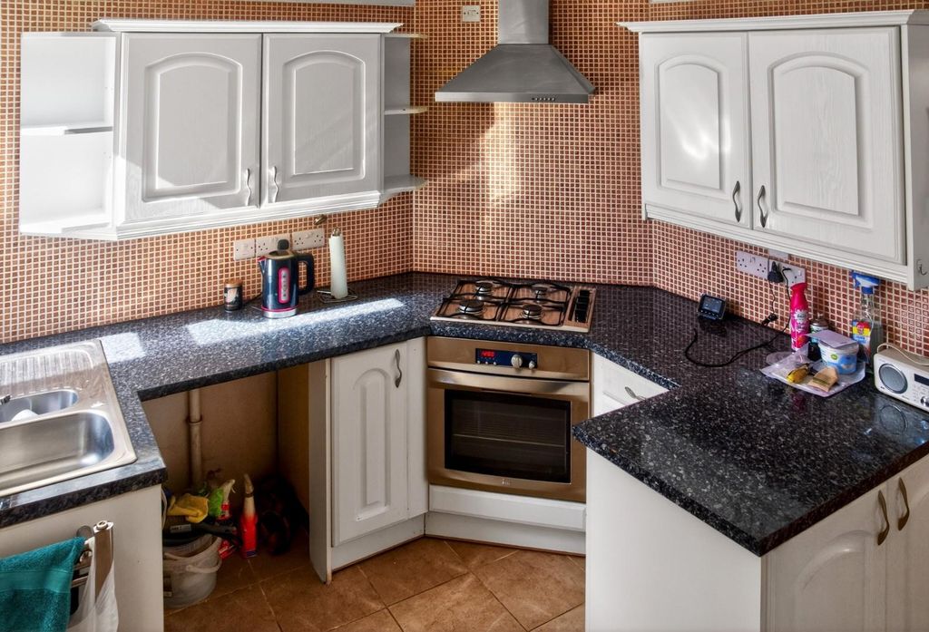 Property photo 3 of 16 11Southbeechave-9.Jpg