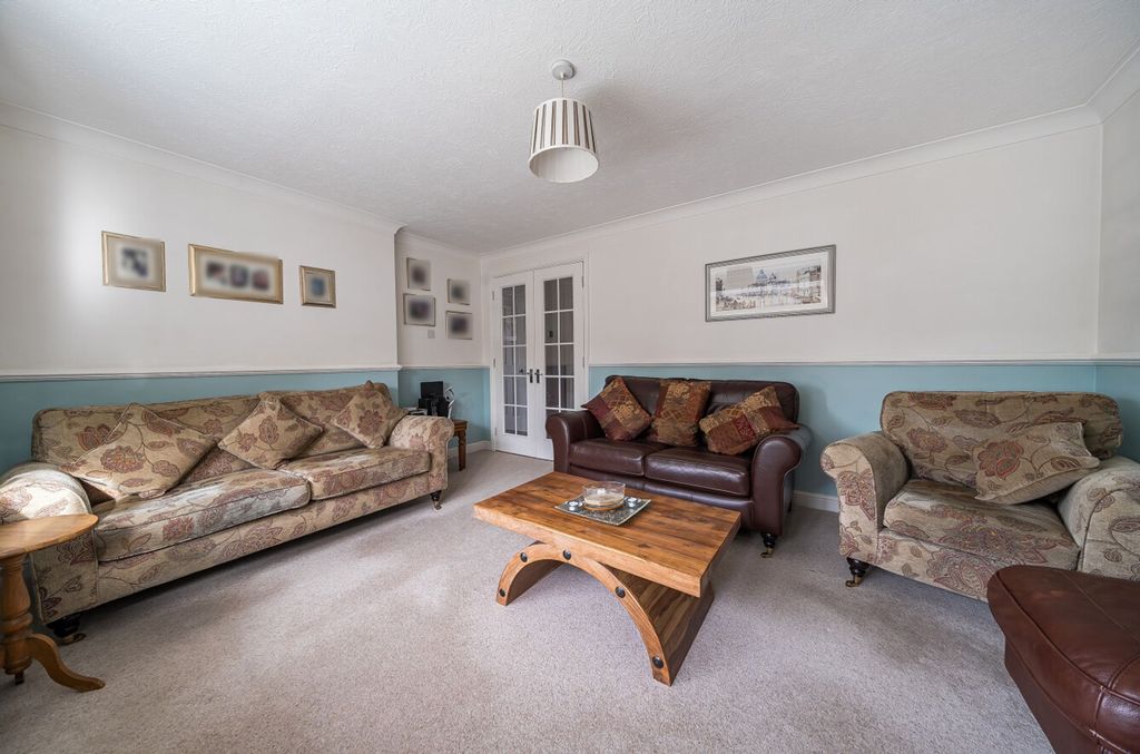 Property photo 2 of 23