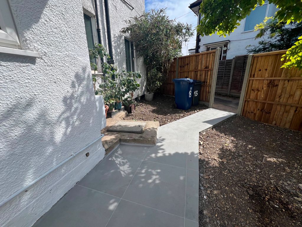 Property photo 2 of 22