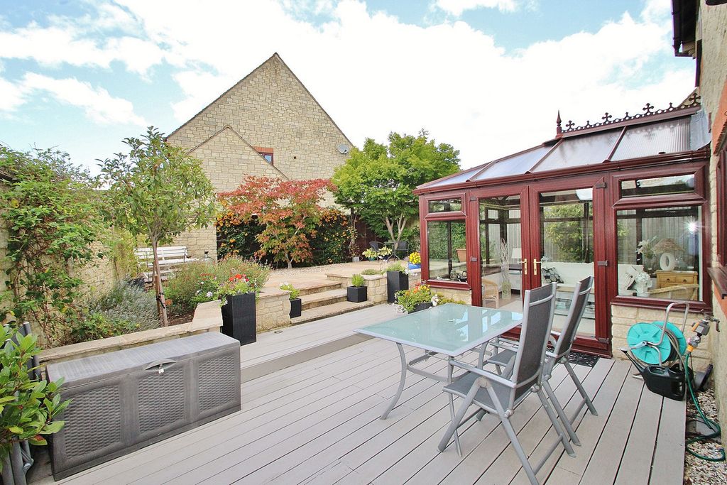 Property photo 3 of 18