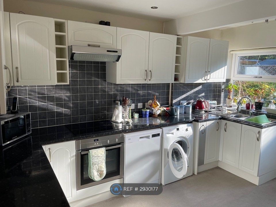Property photo 3 of 18 Kitchen - At Back