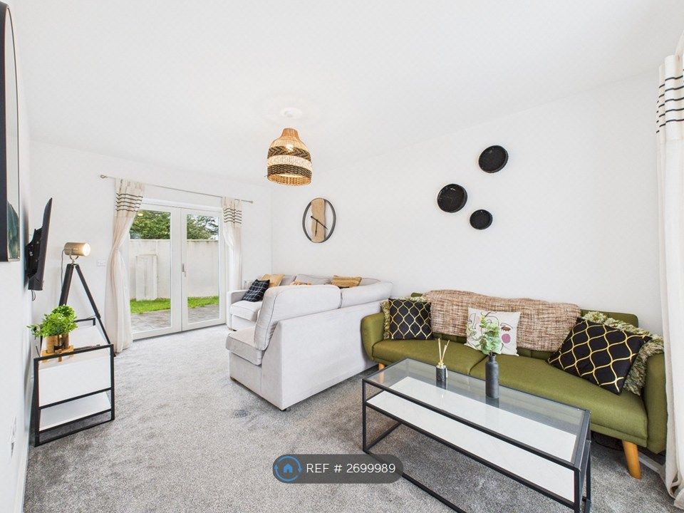 Property photo 2 of 35