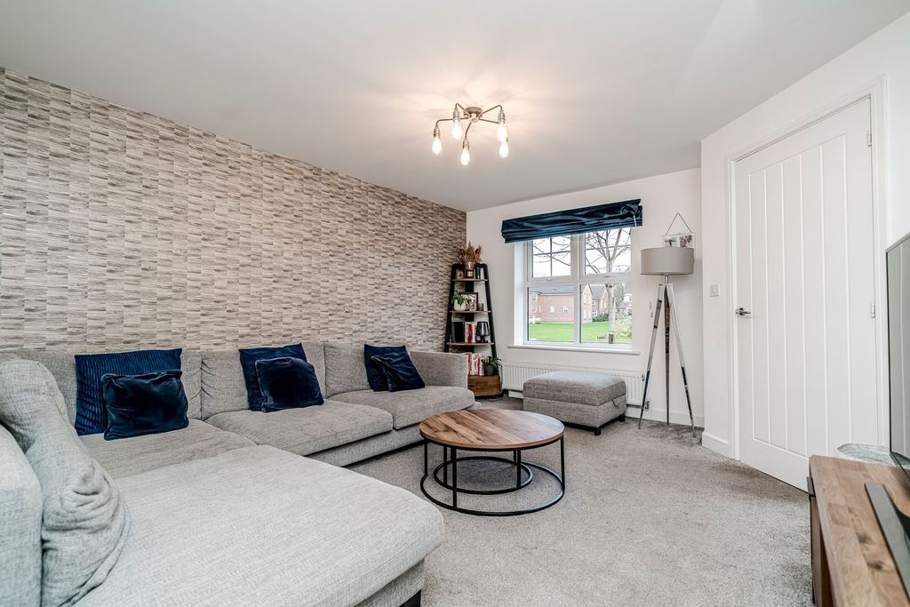 Property photo 3 of 21