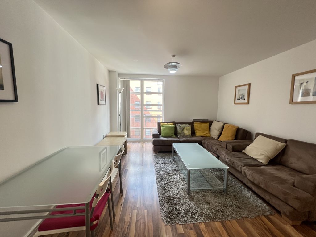 Property photo 2 of 19 Image00017