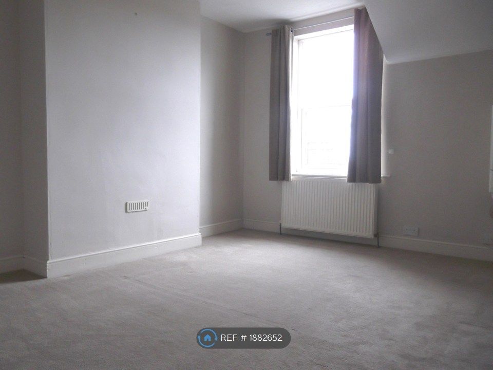 Property photo 3 of 7 Bedroom