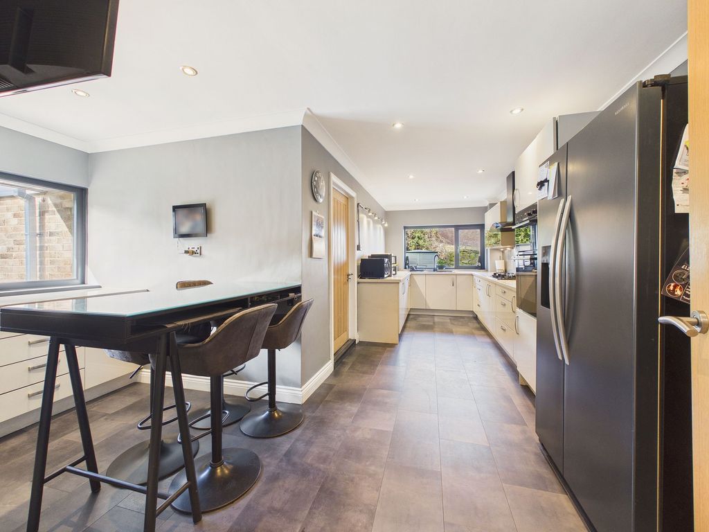 Property photo 3 of 20 Kitchen