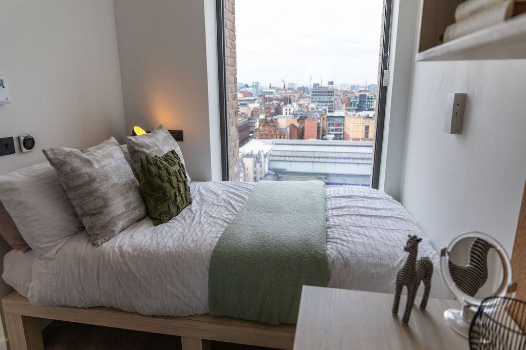 Property photo 1 of 20 Martha-Street-Classic-En-Suite-9.Jpg