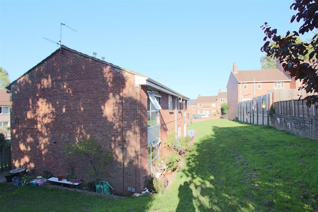 Property photo 1 of 7 Building.Jpg