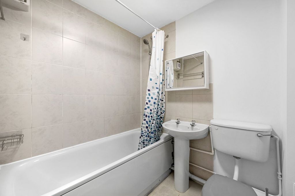 Property photo 3 of 6 Picture No. 04