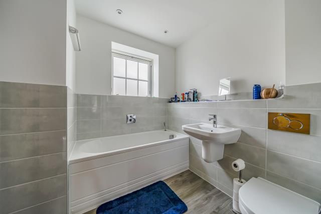 Property photo 3 of 24 Bathroom