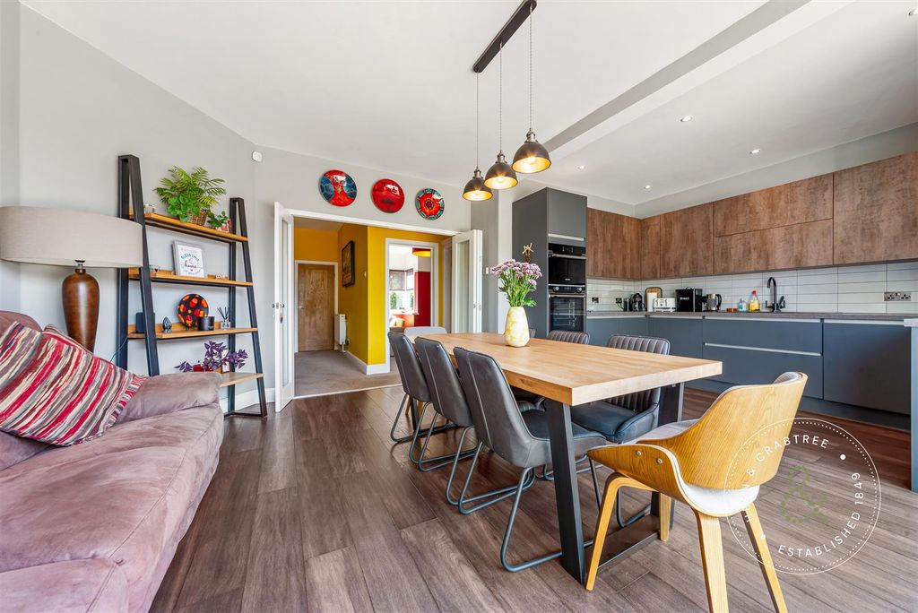 Property photo 2 of 36 Taff-Embankment-22.Jpg