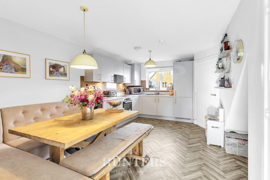 Property photo 2 of 18 Thyme Drive (20).Jpg