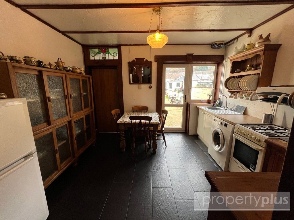 Property photo 2 of 16 Picture No. 14