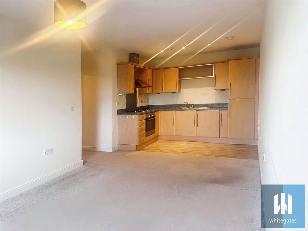 Property photo 2 of 8 Picture No. 10