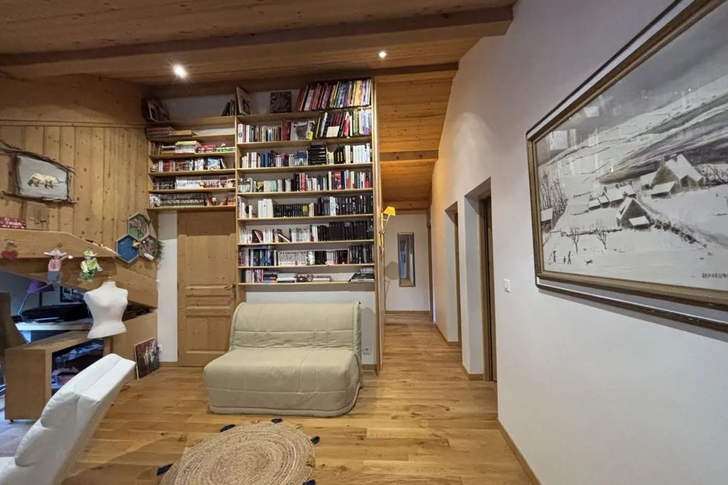 Property photo 3 of 11 Chalet For Sale In S