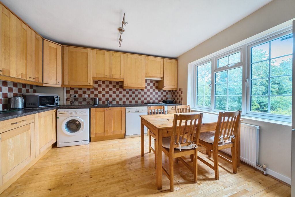 Property photo 2 of 8 Picture No. 09