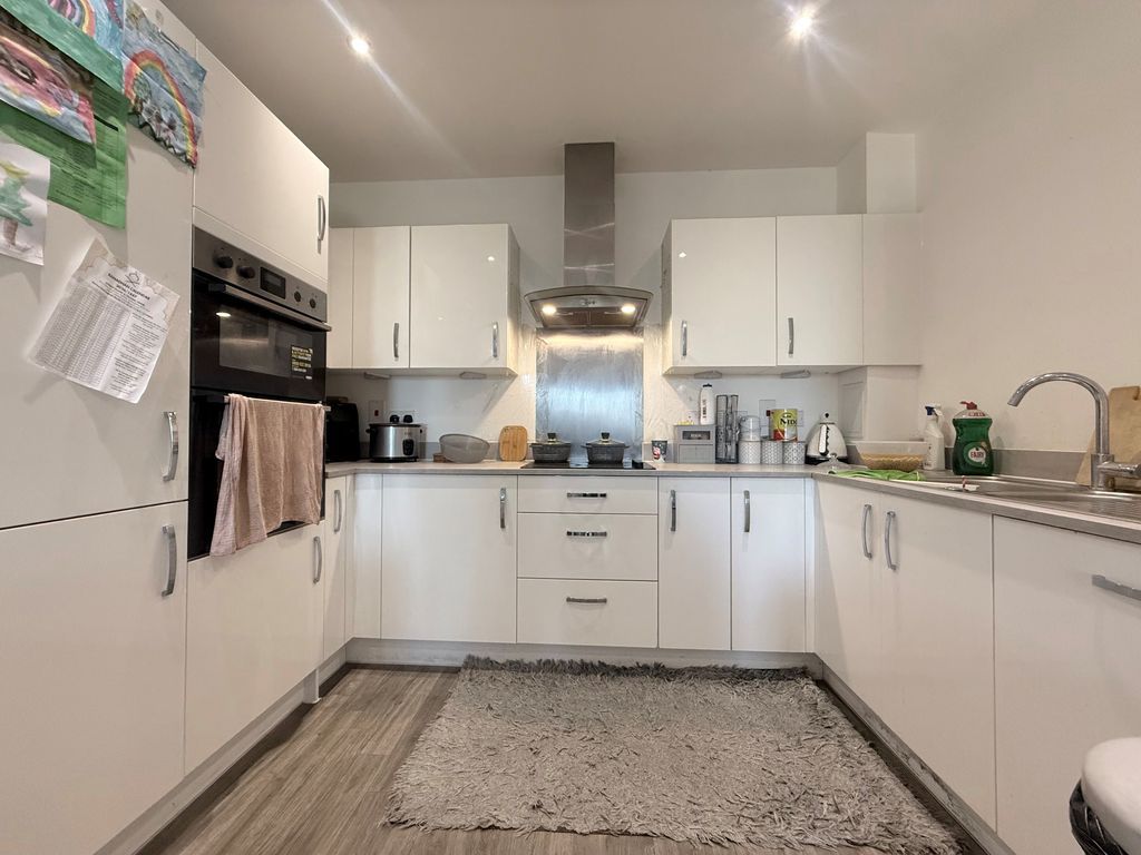 Property photo 1 of 8 Kitchen