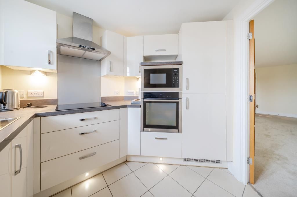 Property photo 3 of 16 Kitchen