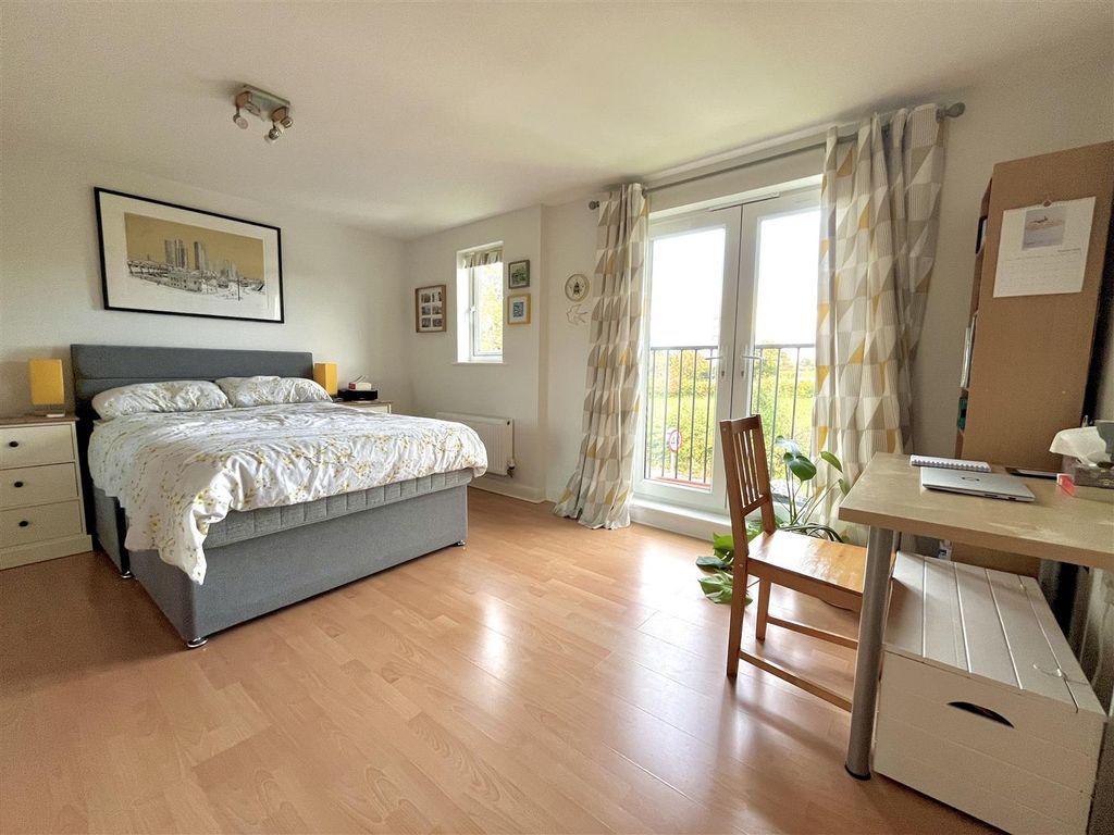 Property photo 3 of 23 Bedroom 1