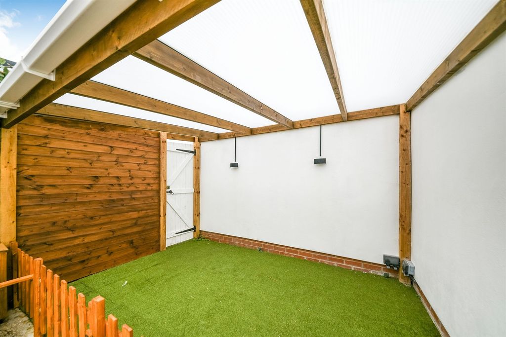 Property photo 3 of 15