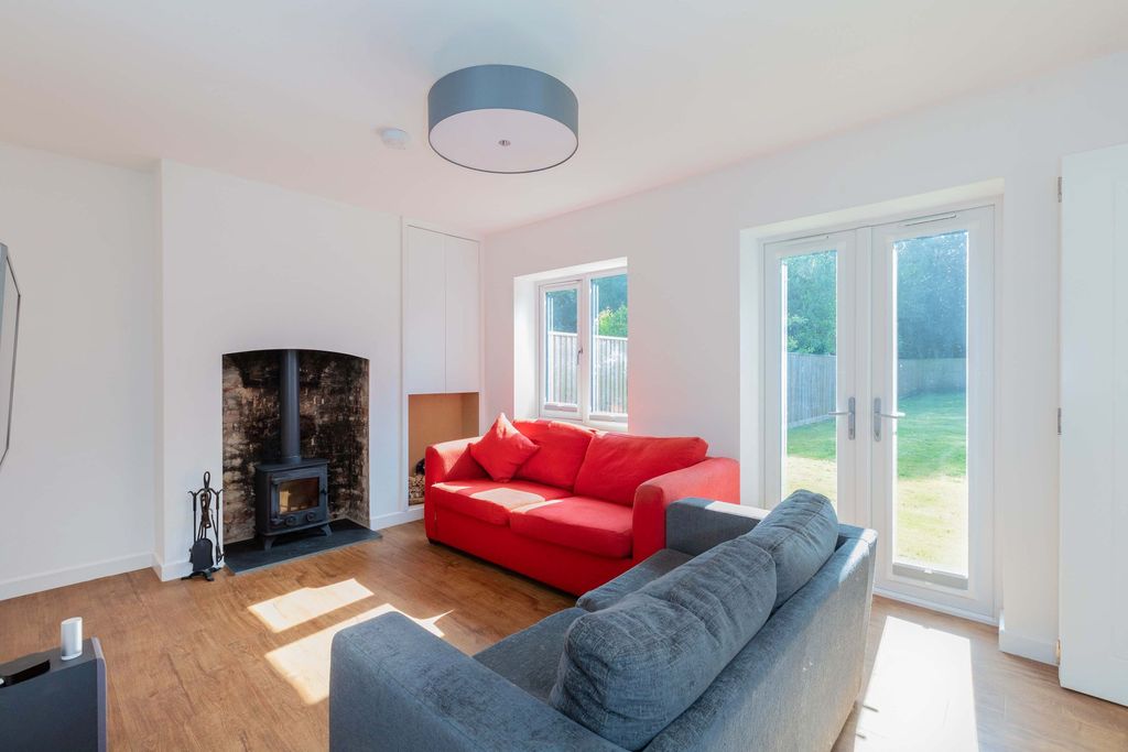 Property photo 2 of 11