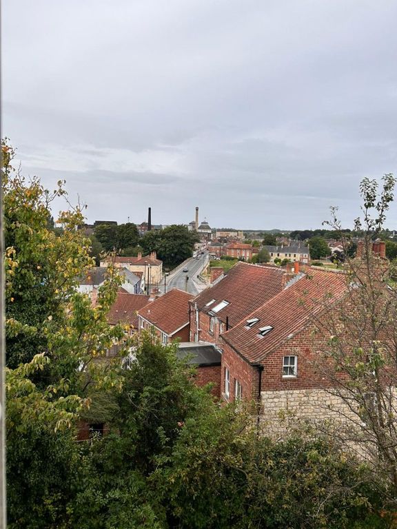 Property photo 2 of 17