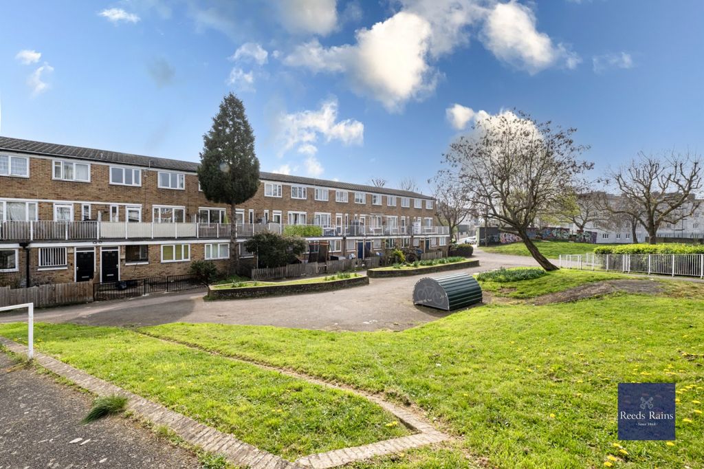 Property photo 3 of 14 Picture No. 15