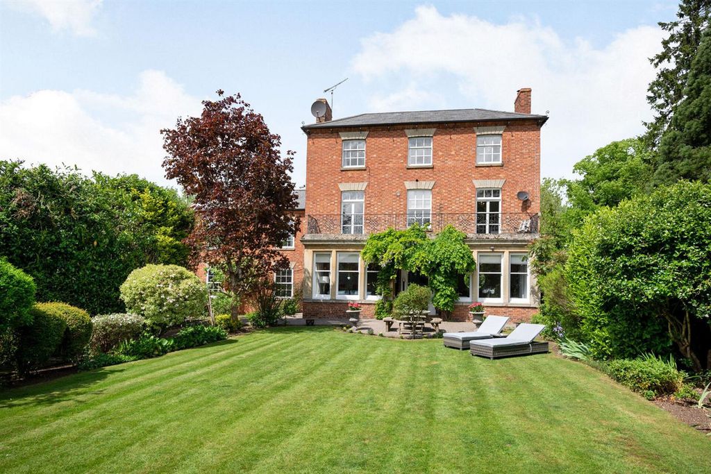 Property photo 1 of 44