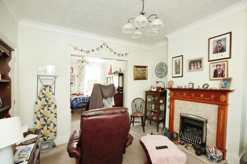 Property photo 3 of 17