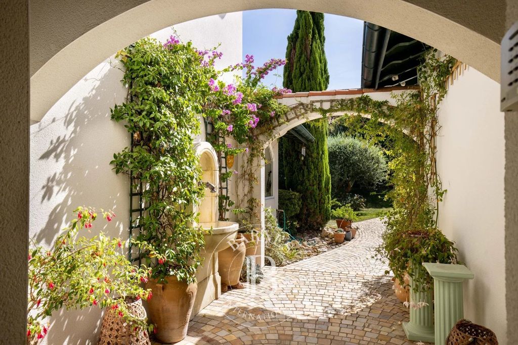 Property photo 3 of 22
