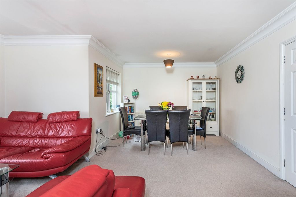 Property photo 3 of 11