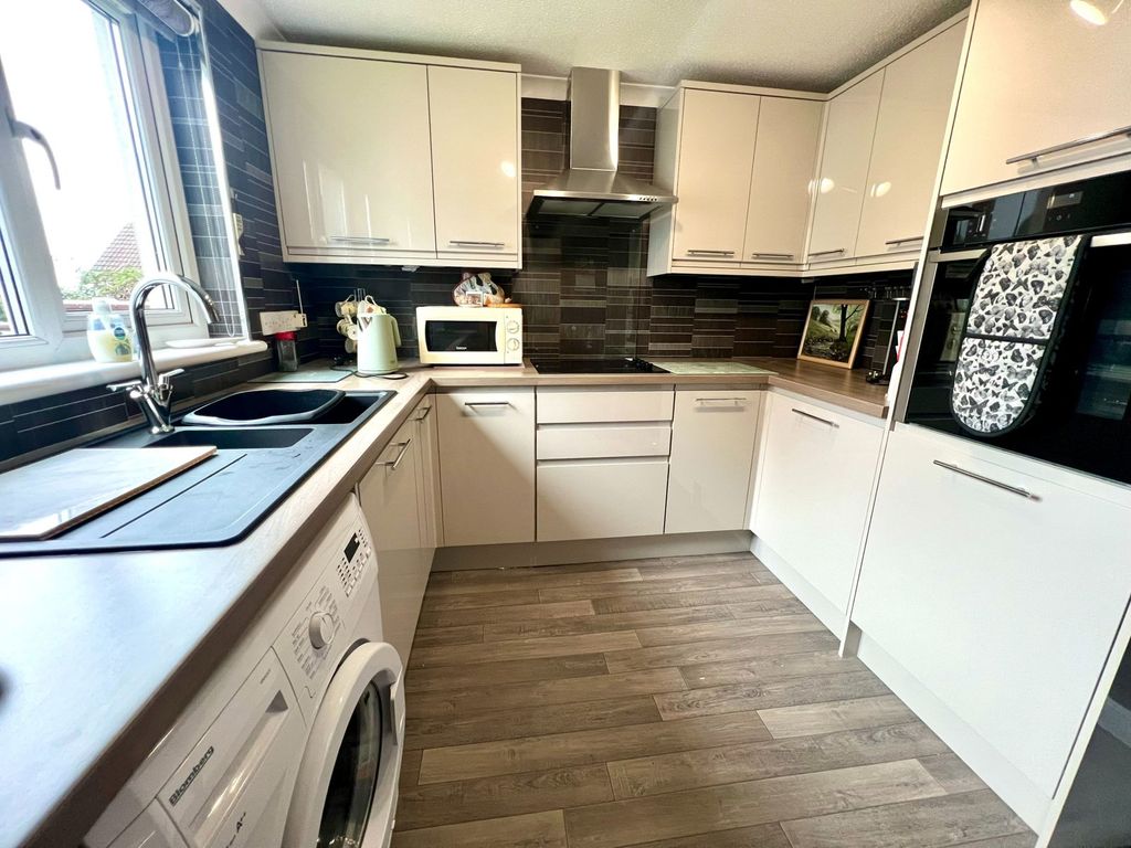 Property photo 2 of 13