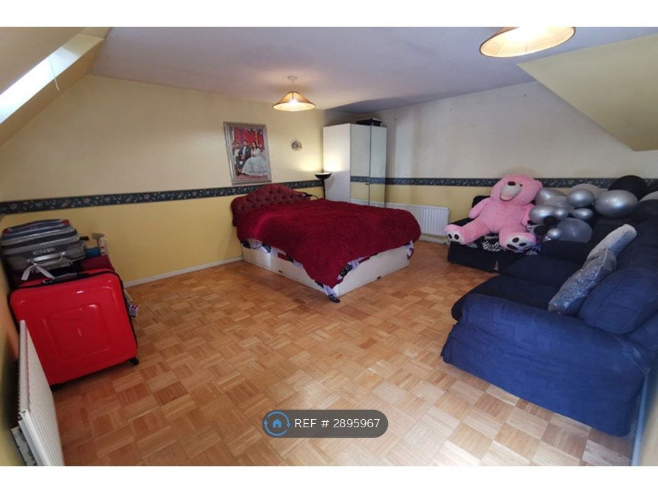 Property photo 3 of 5