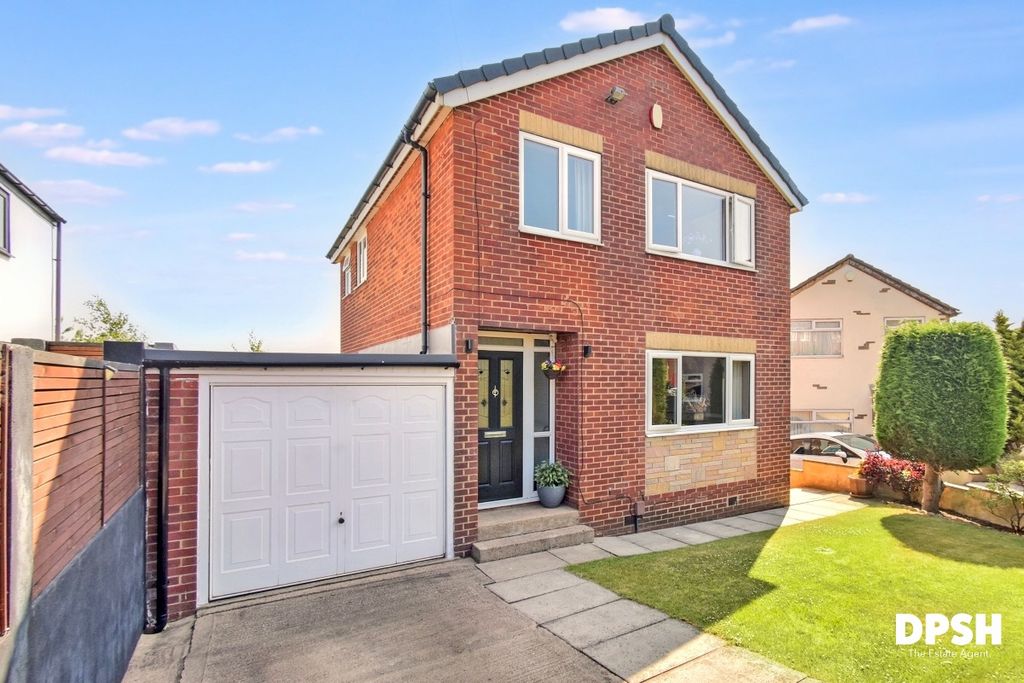 Property photo 1 of 32