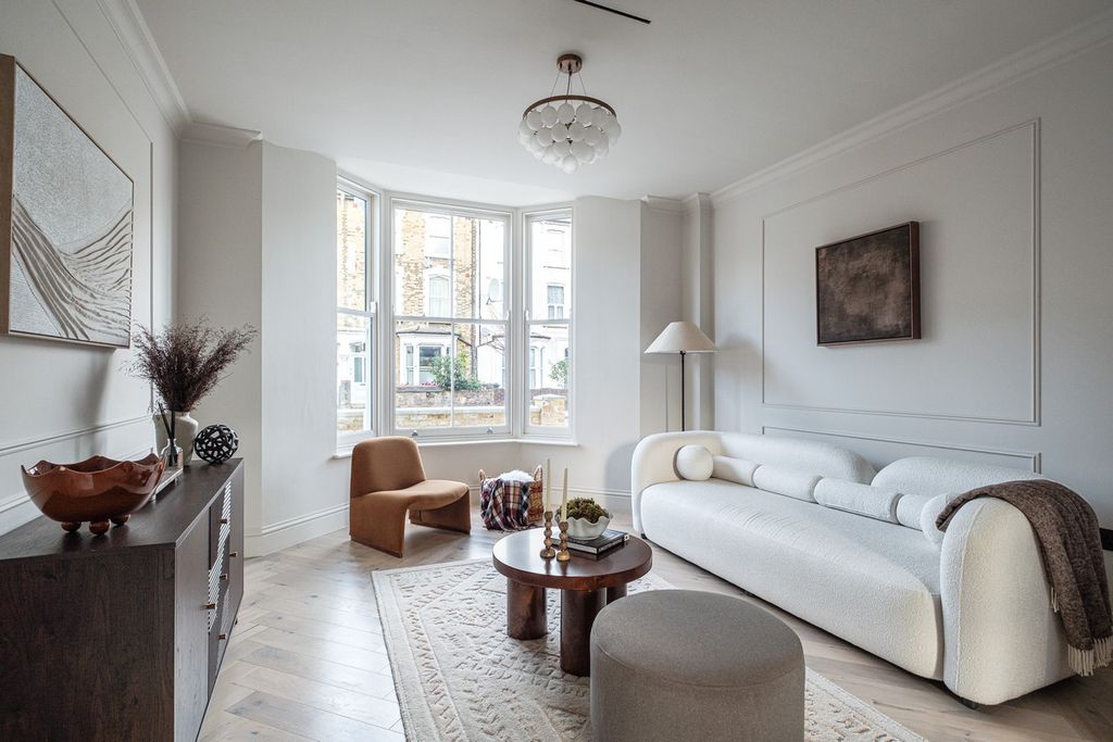 Property photo 3 of 36