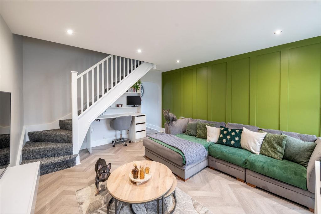 Property photo 2 of 14 19 Forge Place Internals-10.Jpg