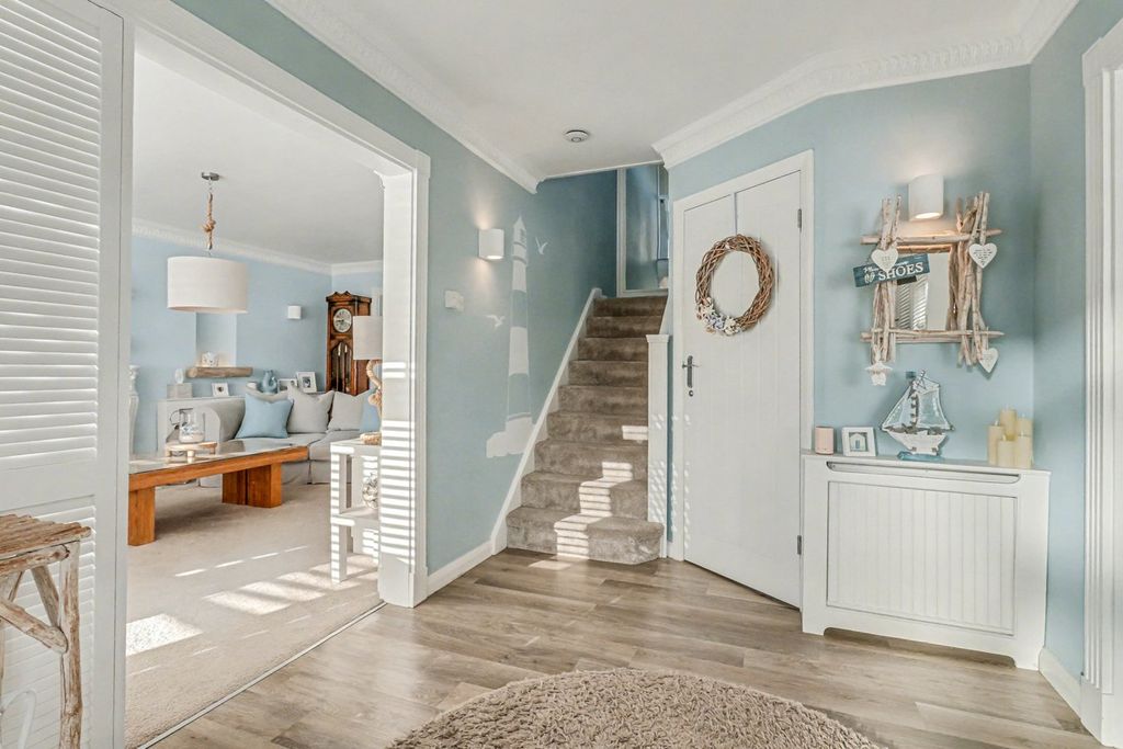 Property photo 3 of 29