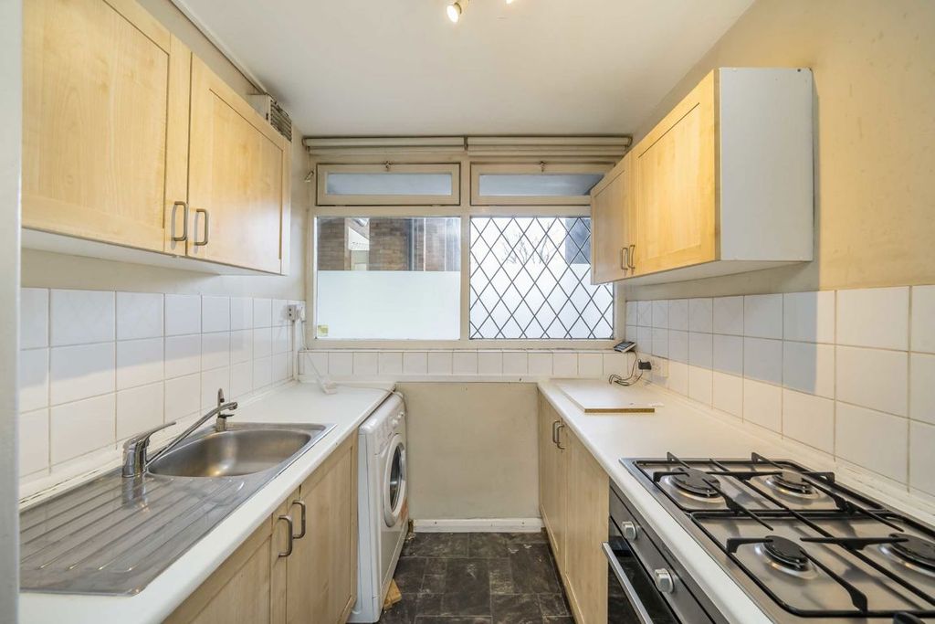 Property photo 3 of 6