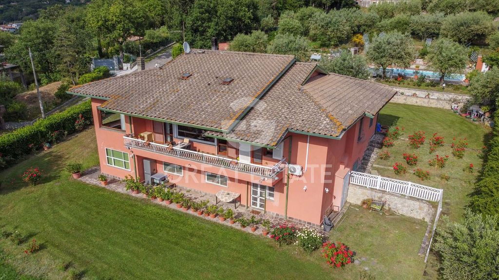 Property photo 2 of 42