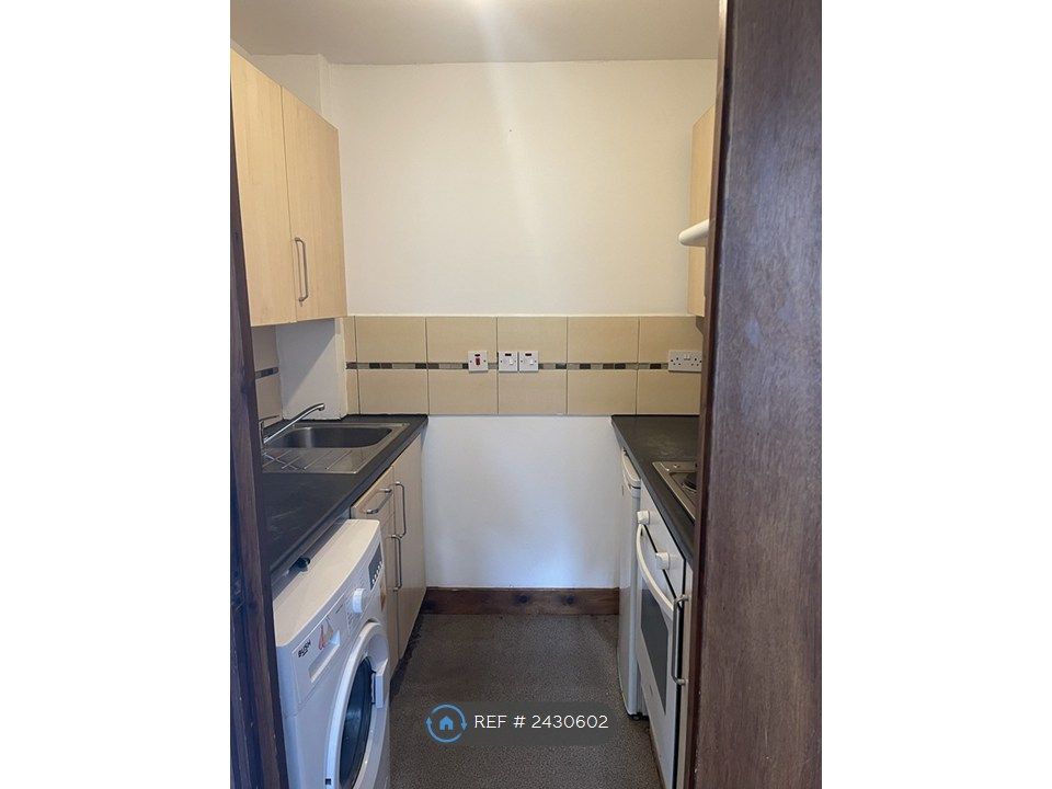 Property photo 1 of 5 Kitchen