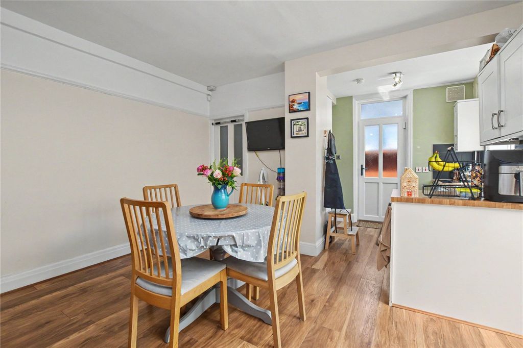 Property photo 2 of 18 Picture No. 34